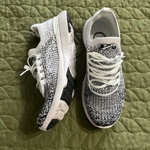 APL Techloom Breeze Sneakers